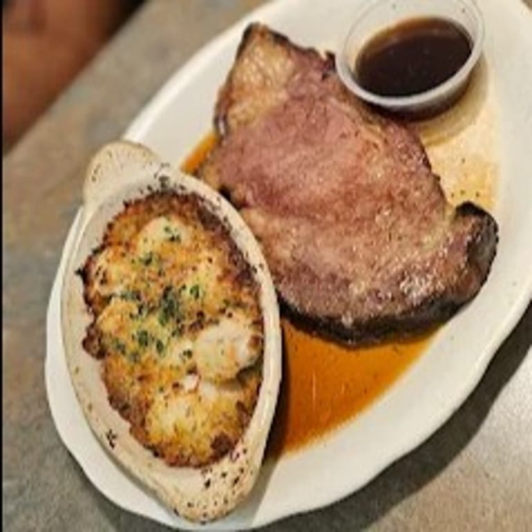 Juicy Prime Rib: A Steakhouse Specialty