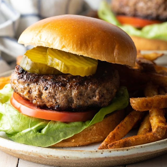 Hamburger Deluxe.